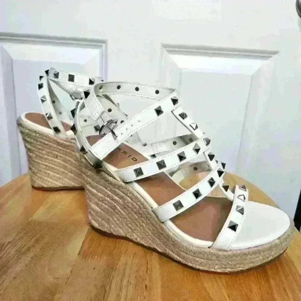 TORRID Studded‎ Cage Platform Wedge size 7WW